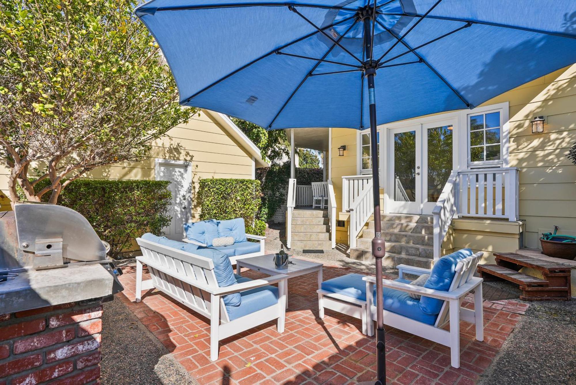 Casa de férias Lovely With Backyard Oasis & Great Wifi - Walk To La Jolla Village, Dogs Ok San Diego