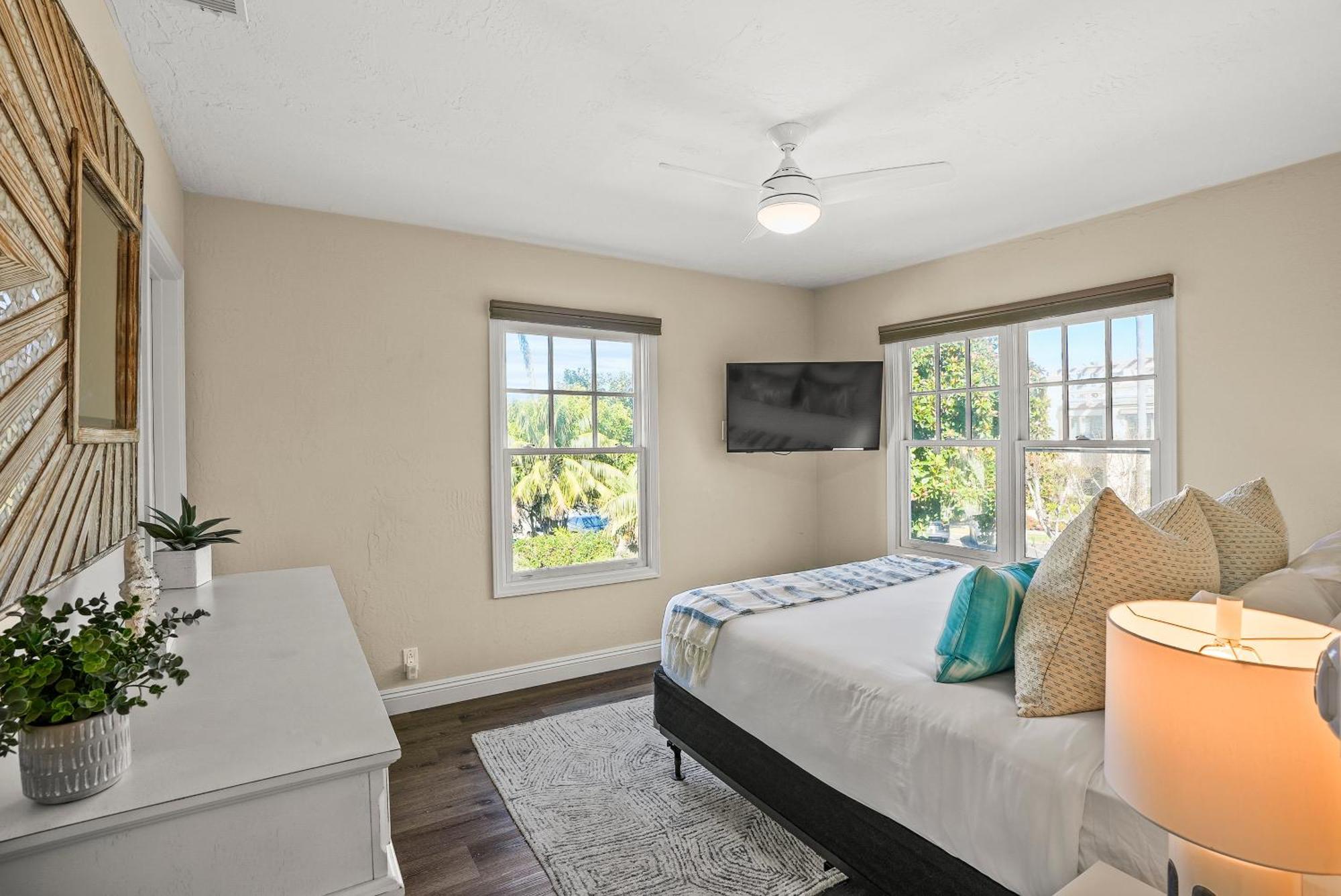 Casa de férias Lovely With Backyard Oasis & Great Wifi - Walk To La Jolla Village, Dogs Ok