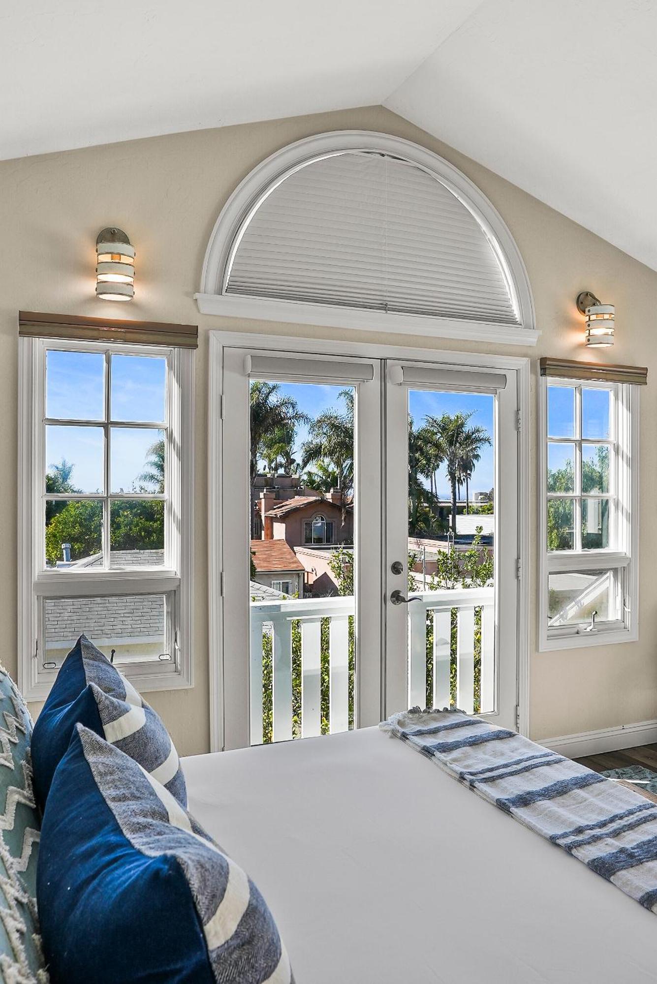 Lovely With Backyard Oasis & Great Wifi - Walk To La Jolla Village, Dogs Ok Casa de férias San Diego