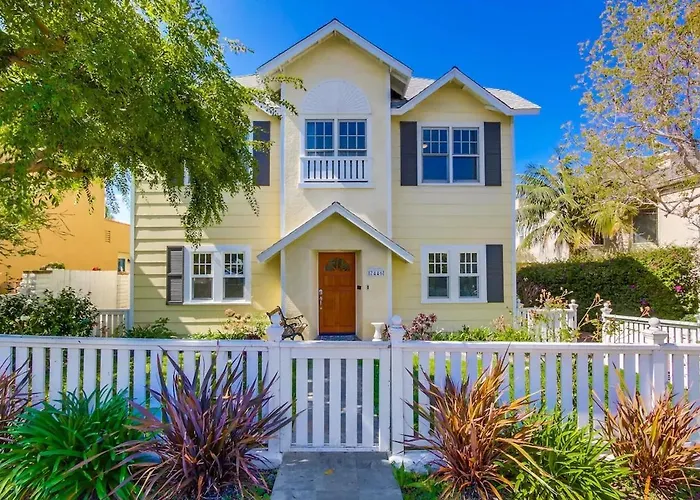 Lovely Home With Backyard Oasis & Great Wifi - Walk To La Jolla Village, Dogs Ok