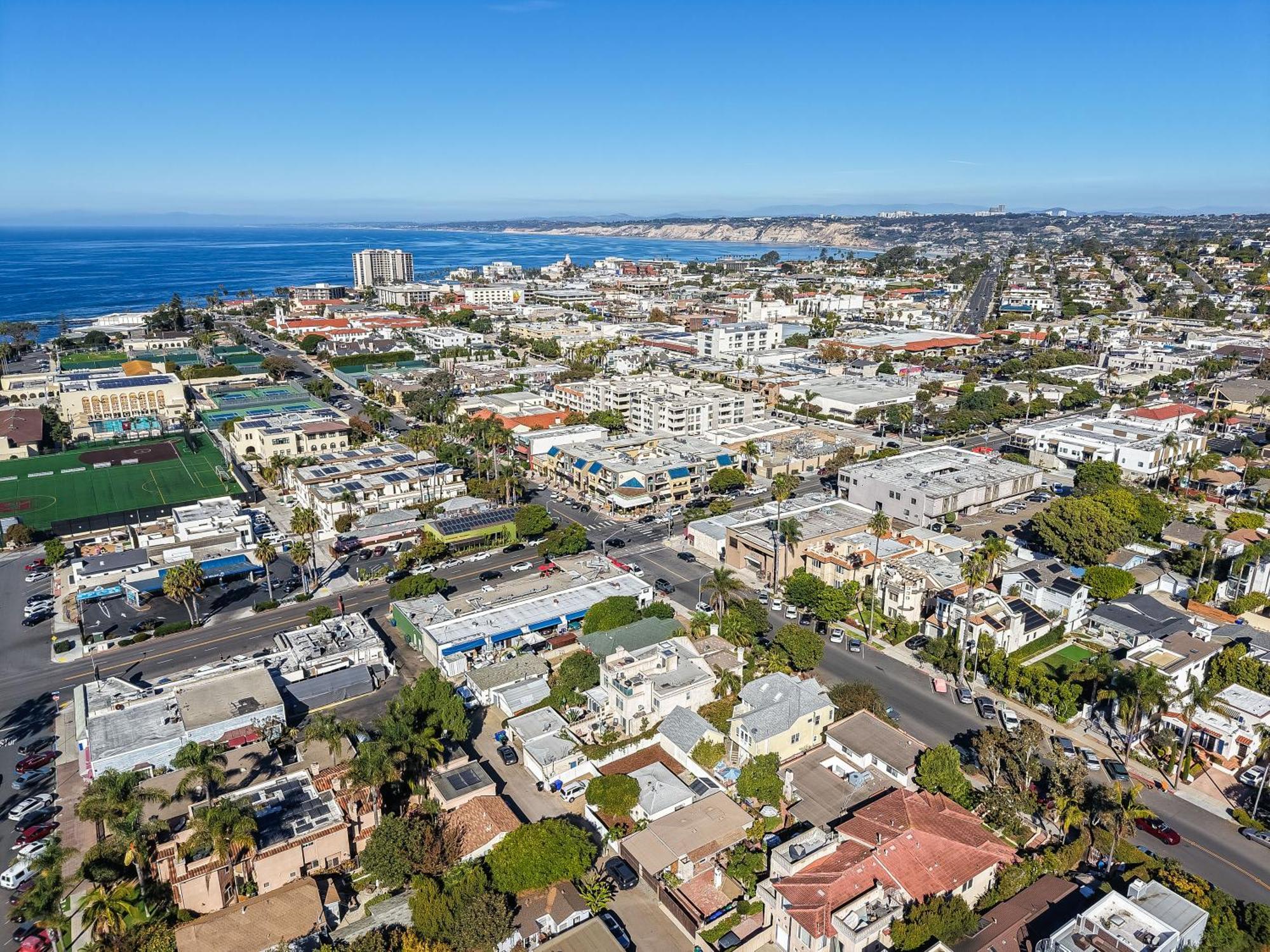 Lovely With Backyard Oasis & Great Wifi - Walk To La Jolla Village, Dogs Ok *