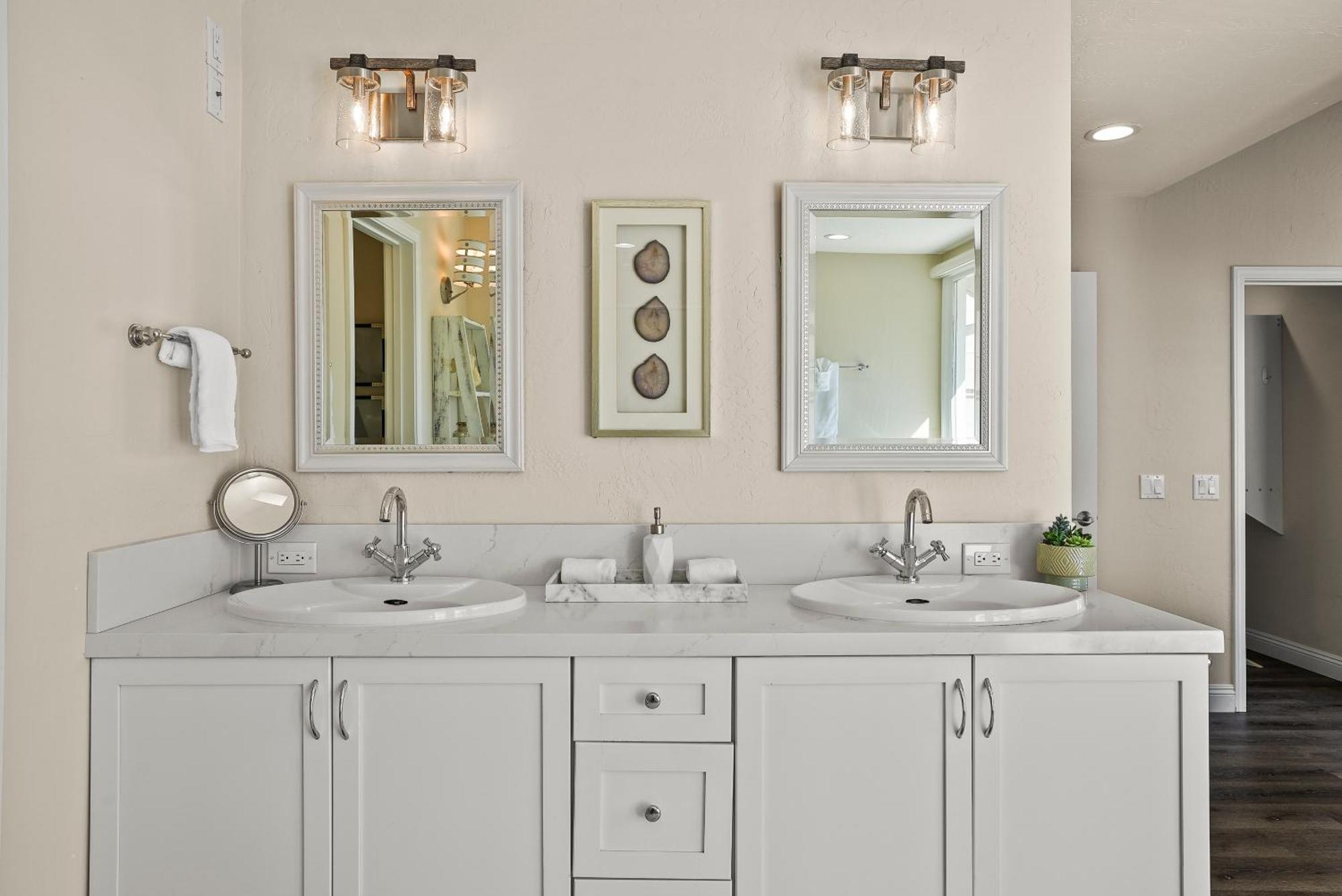Lovely With Backyard Oasis & Great Wifi - Walk To La Jolla Village, Dogs Ok San Diego