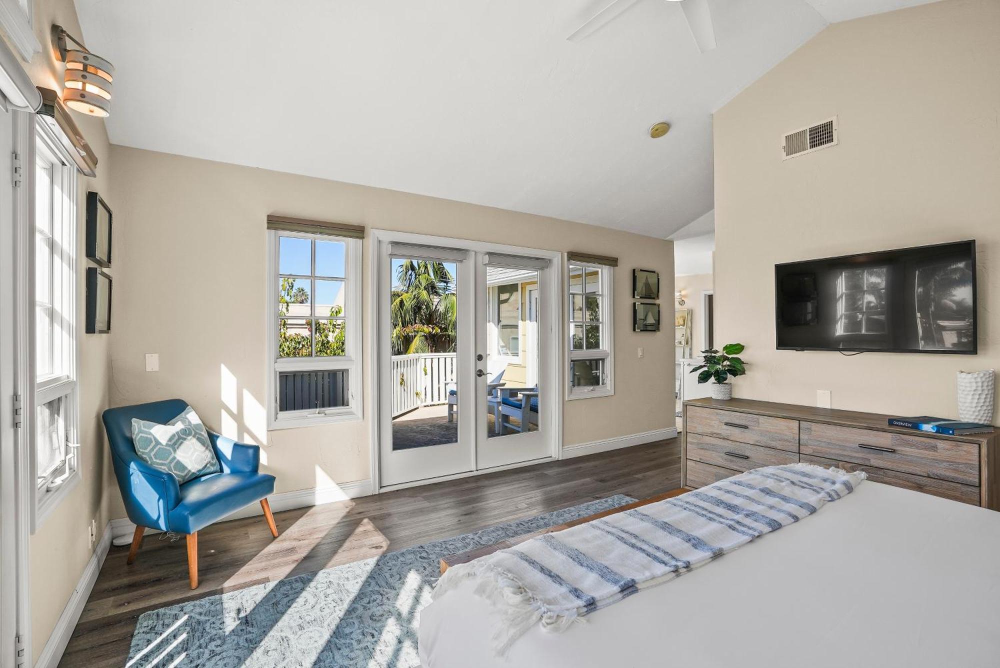 Lovely With Backyard Oasis & Great Wifi - Walk To La Jolla Village, Dogs Ok *