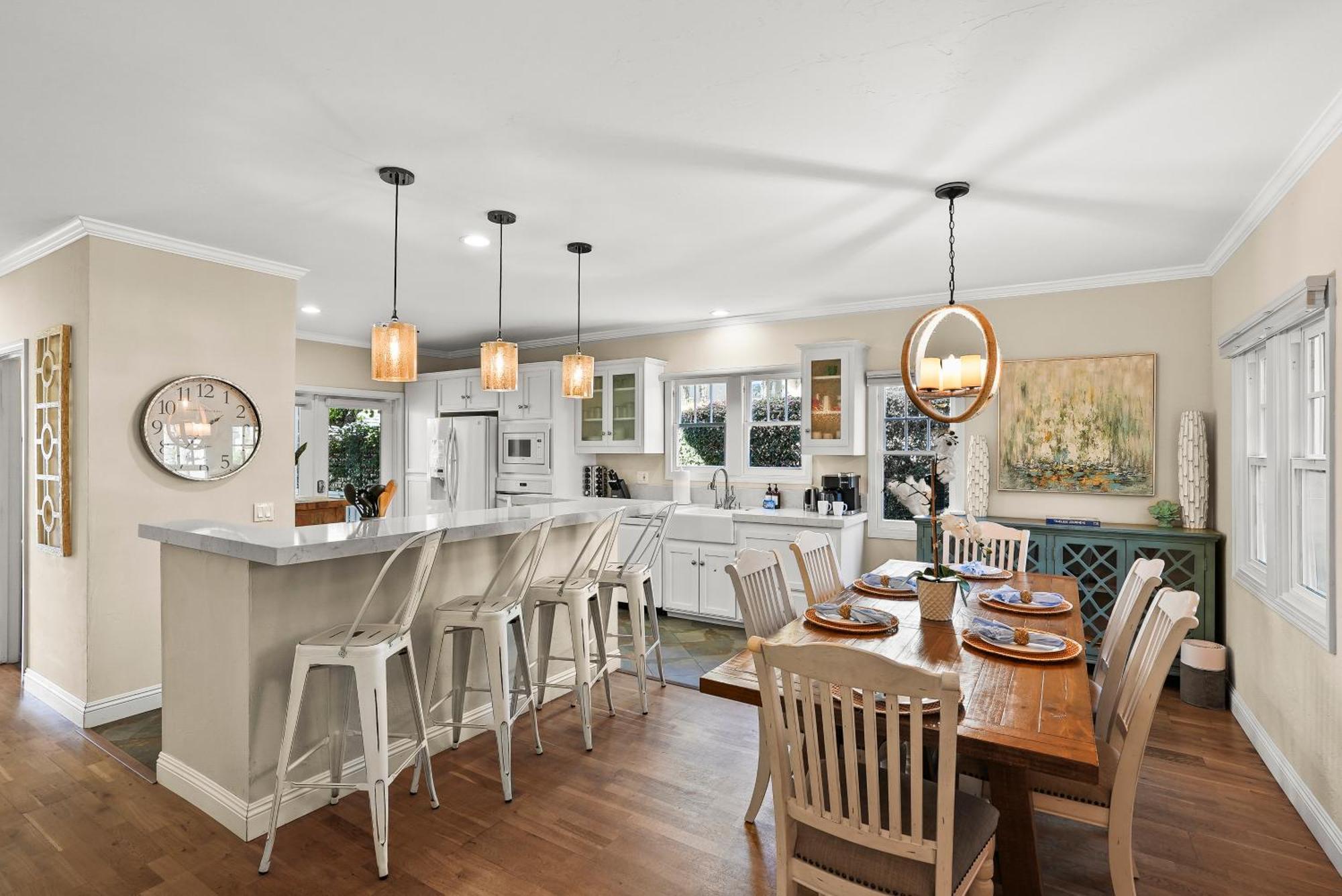 Holiday home Lovely With Backyard Oasis & Great Wifi - Walk To La Jolla Village, Dogs Ok San Diego